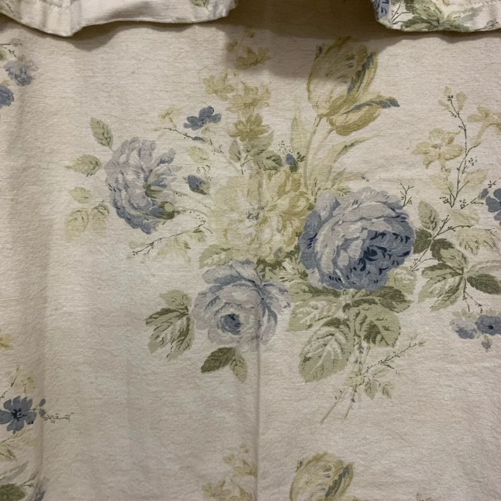Vintage Country Cottage Cloth Shower Curtain
